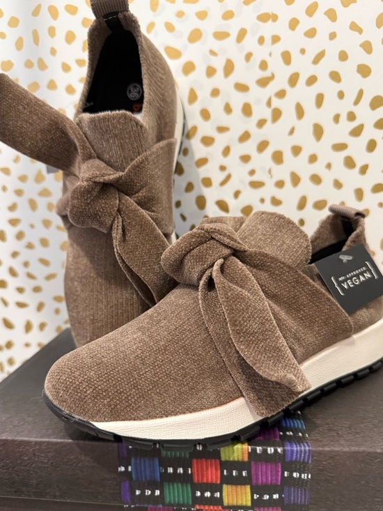 bernie mev. Other - Bernie Mev 5/5.5 Girls Slip-On Sneakers NWT